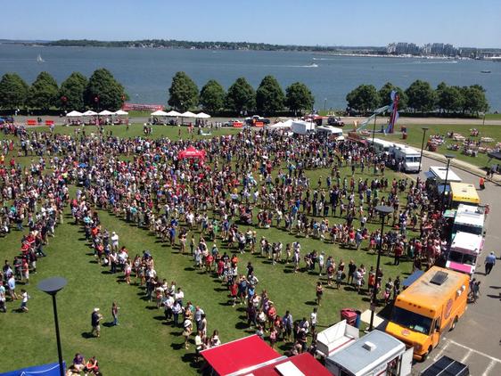 Buzz Article: Food trucks vs. Chicago restaurants